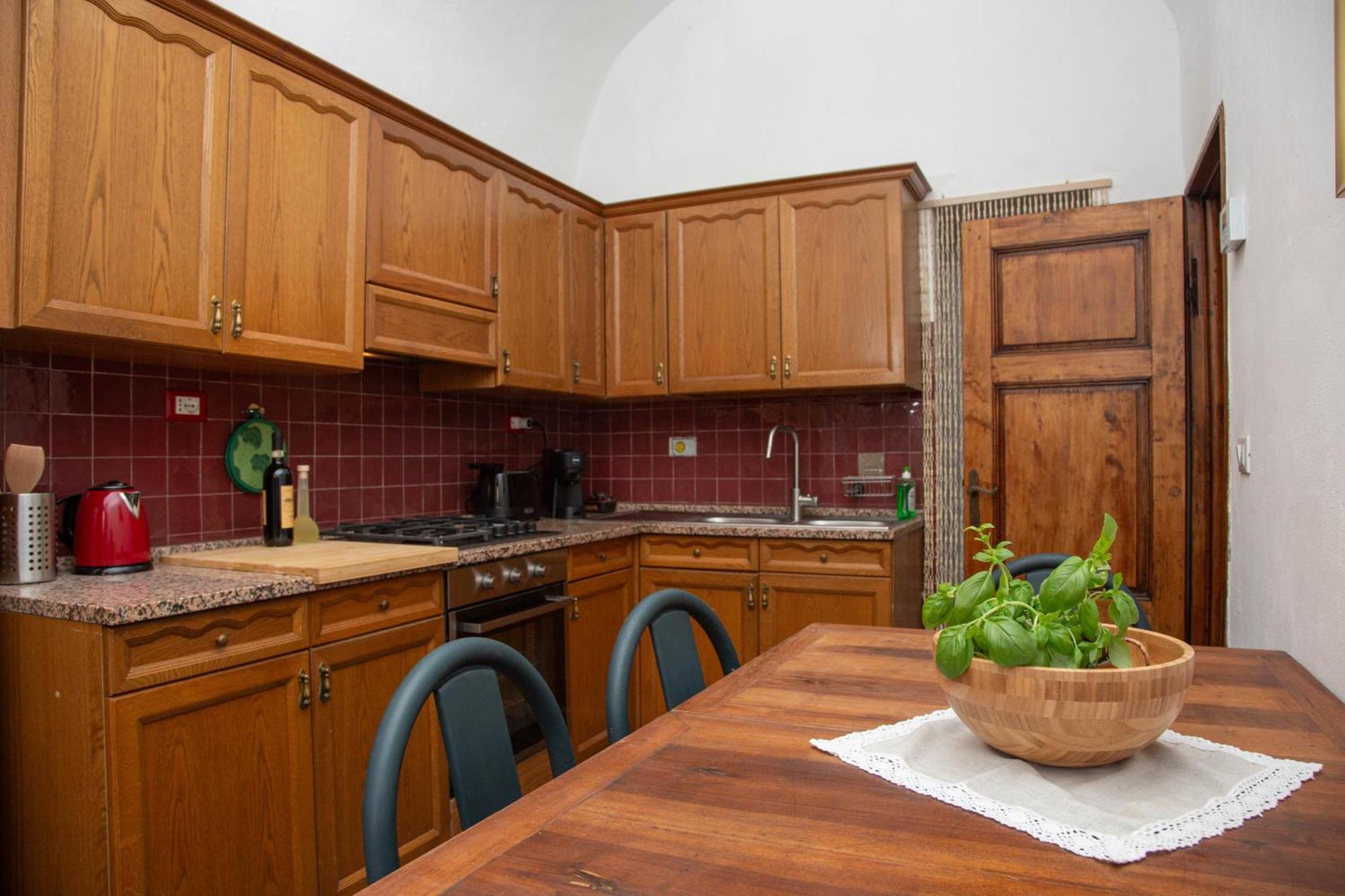 Il Cantuccio- Appartamento In Centro Con Giardino Volterra Bagian luar foto